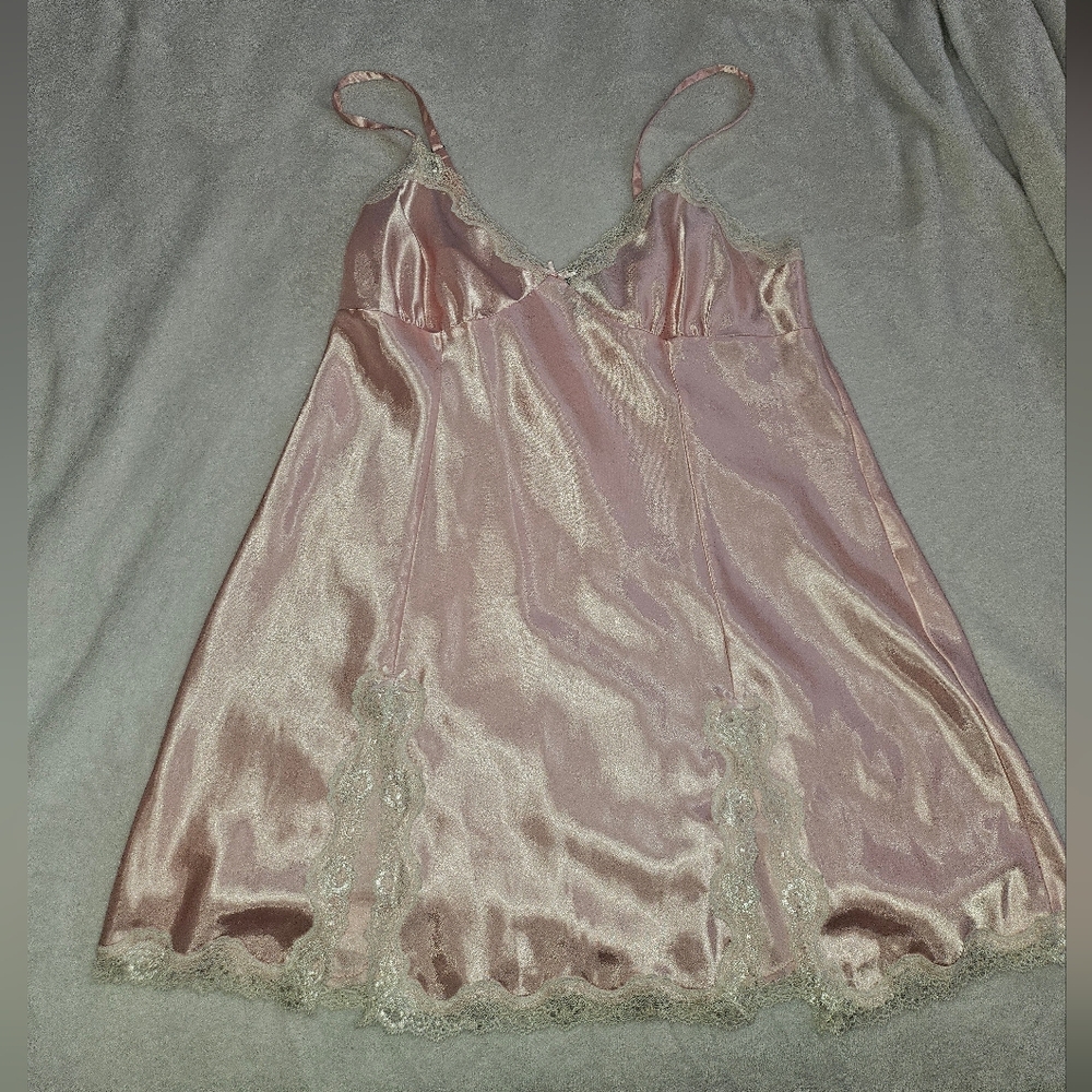 Sabrina Carpenter slip dress